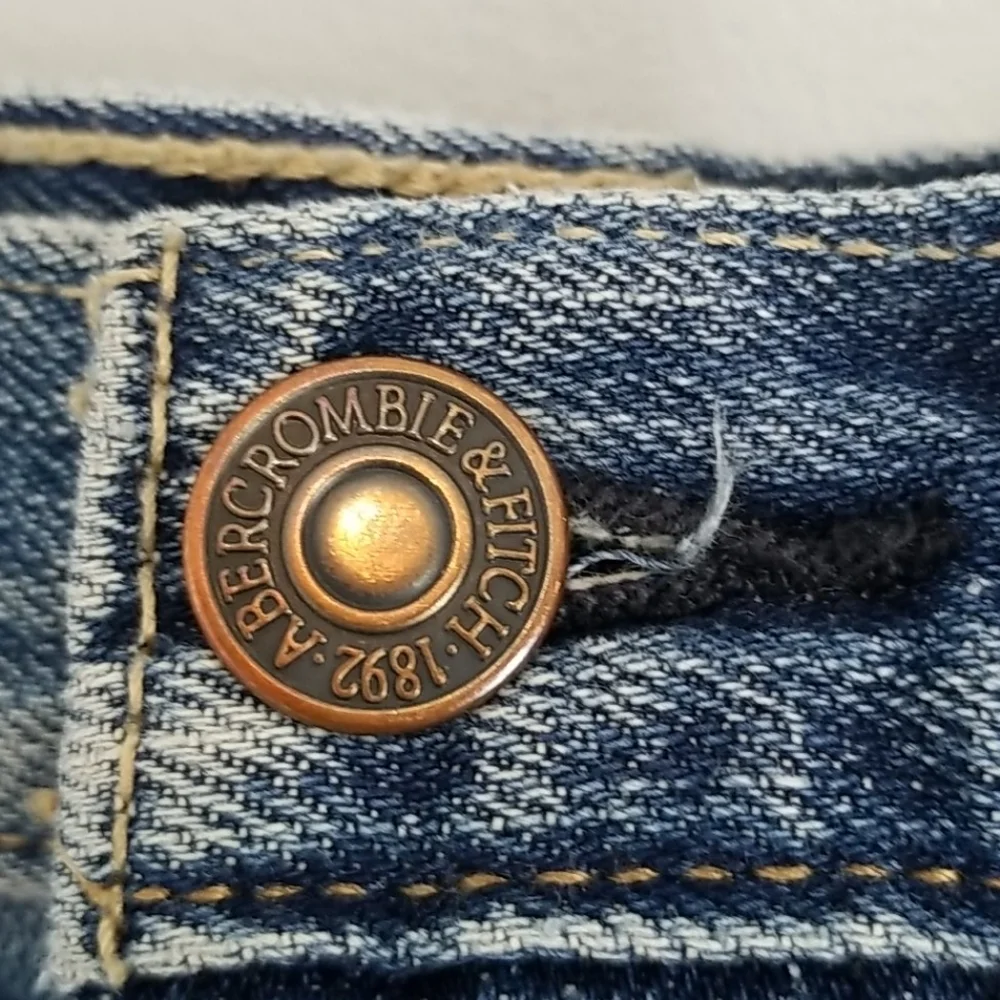 Abercrombie & Fitch Denim Destroyed Shorts Size 2